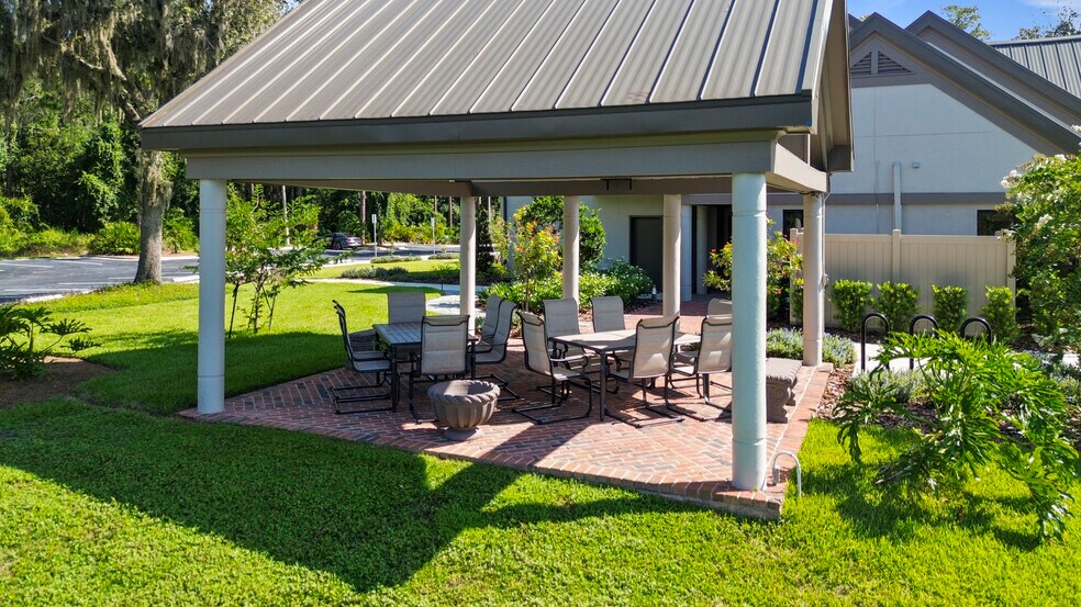 More Photos Of 8709 Hunters Green Dr, Tampa Office For Lease