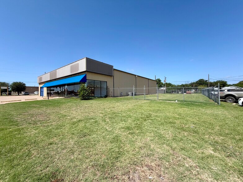 More Photos Of 2412 Kemp Blvd, Wichita Falls Light Manufacturing For Sale