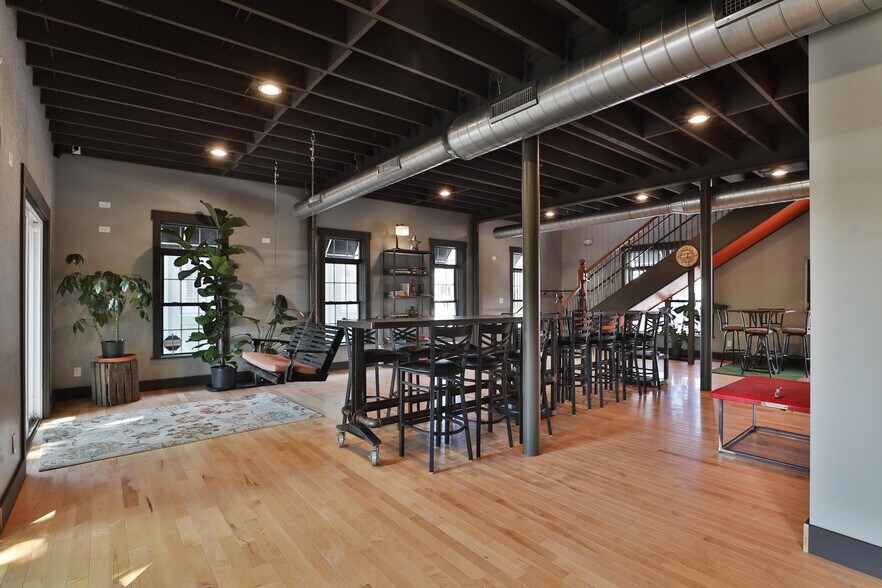 More Photos Of 57 Mill St, Columbus Storefront For Sale