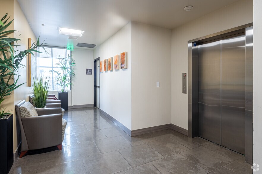 More Photos Of 1950 E 17th St, Santa Ana Office For Lease
