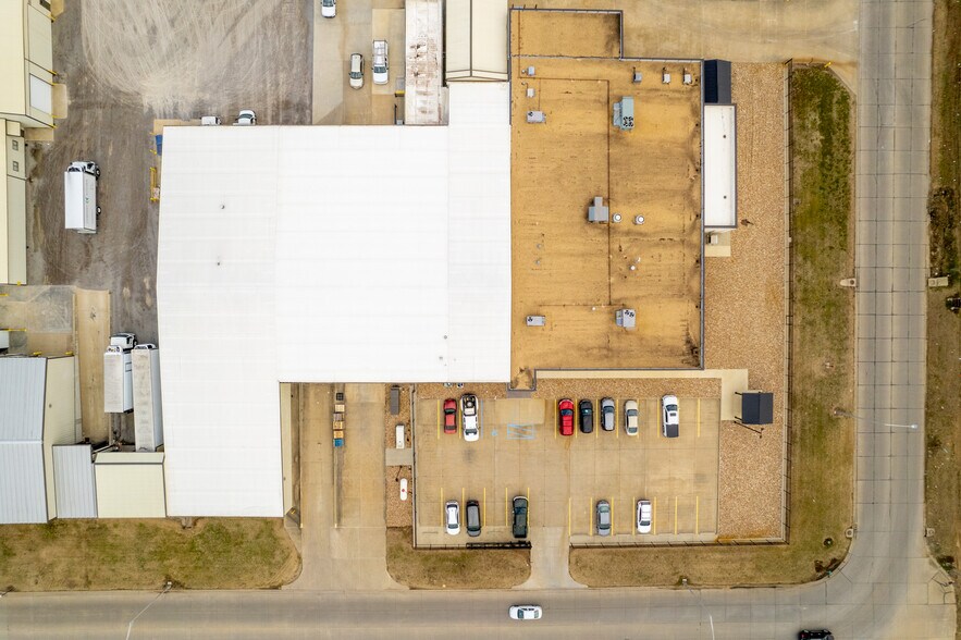 More Photos Of 108 Stallcup Dr, Sikeston General Retail For Sale