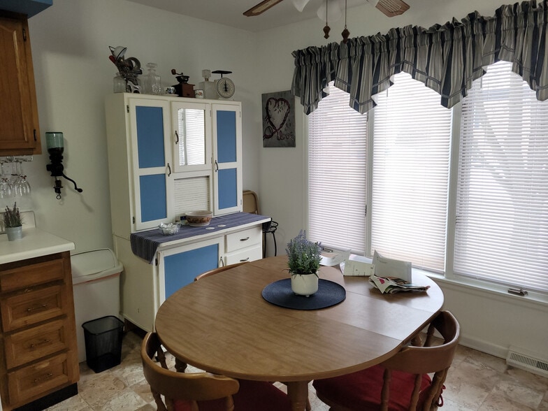 More Photos Of 5743-5747 Summit St, Sylvania Apartments For Sale