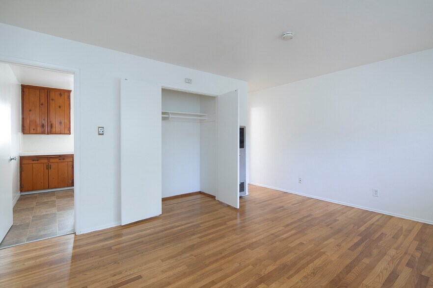 More Photos Of 4470 Euclid Ave, San Diego Apartments For Sale