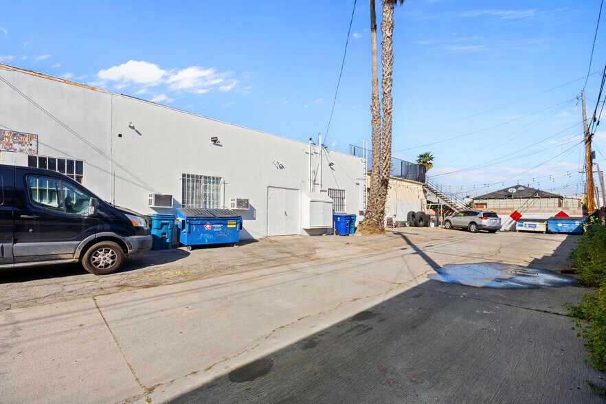 More Photos Of 13048-13052 Hawthorne Blvd, Hawthorne Storefront For Lease