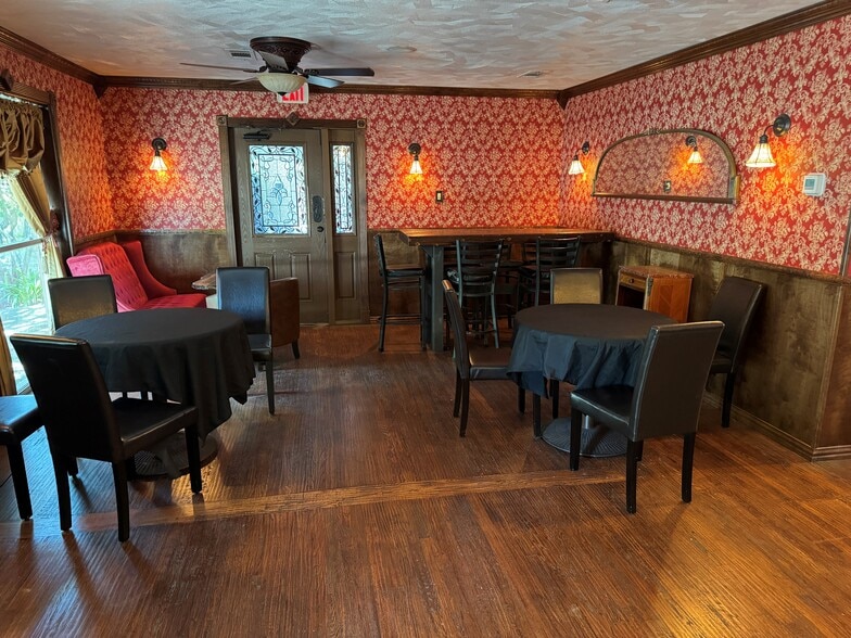 More Photos Of 316 Cooper St, Cedar Hill Restaurant For Lease