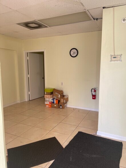 More Photos Of 960 Chalmer Dr, Marco Island Light Manufacturing For Sale