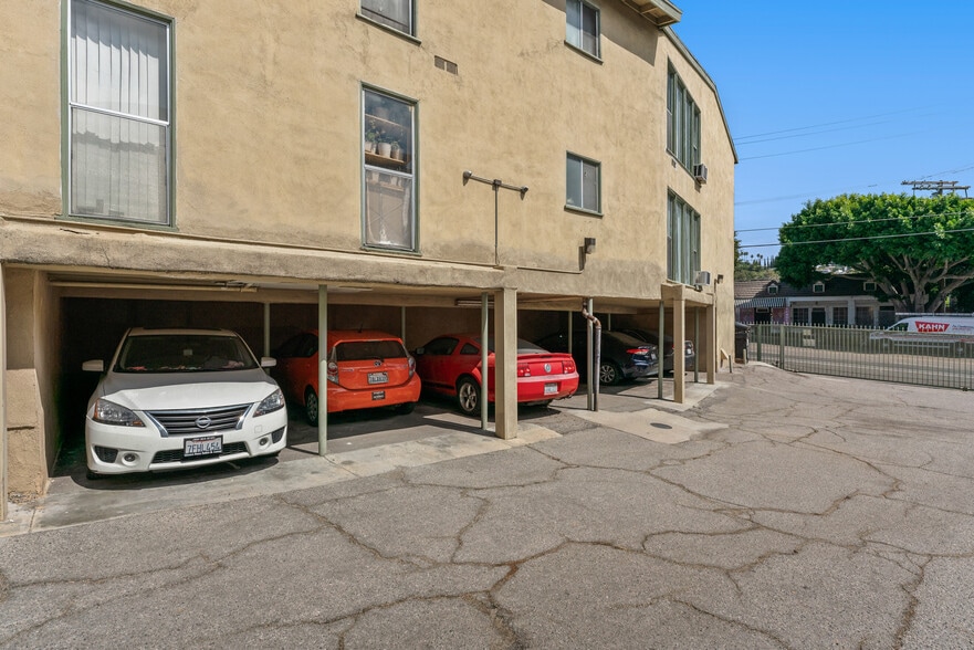 More Photos Of 2131 N Cahuenga Blvd, Los Angeles Apartments For Sale