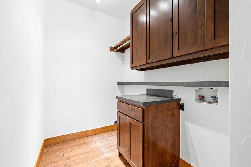 More Photos Of 1515 E Belt Line Rd, Carrollton Office Residential For Sale