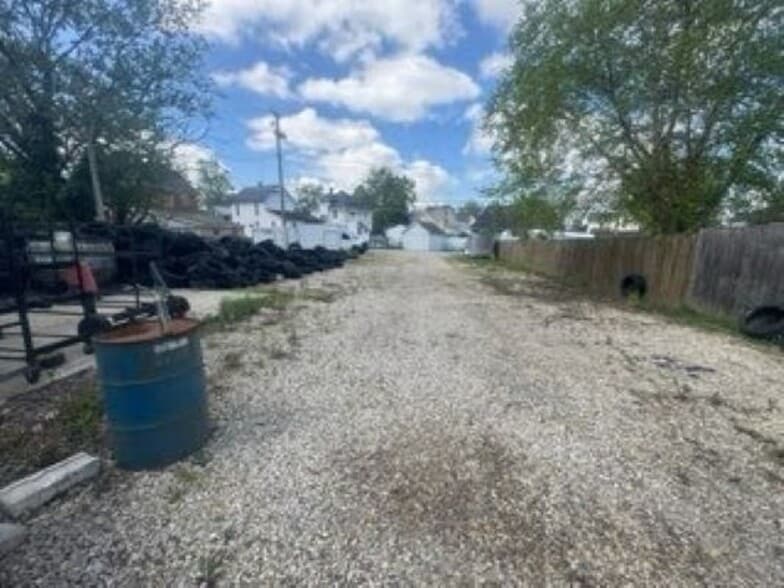 More Photos Of 130 Melmore St, Tiffin Auto Repair For Sale