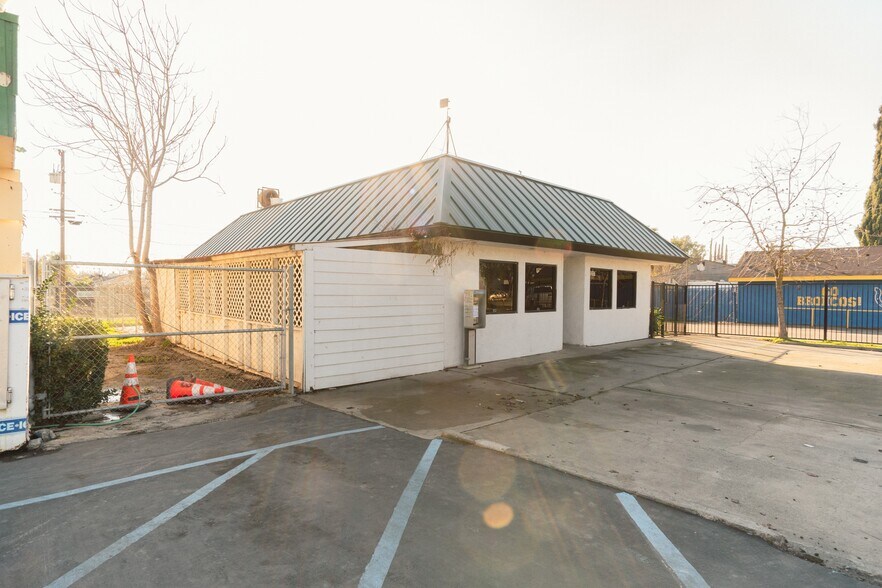 More Photos Of 2317 Blossom St, Dos Palos Restaurant For Sale