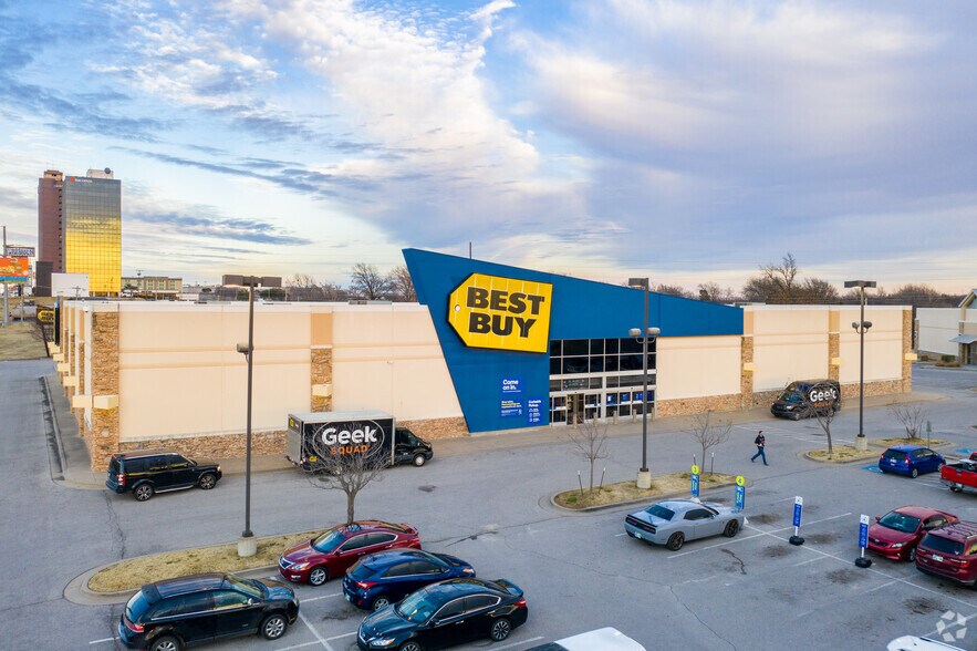 More Photos Of 5302-5636 E Skelly Dr, Tulsa Unknown For Lease