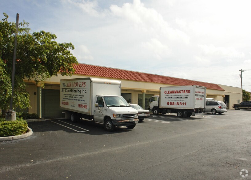 More Photos Of 2940 Commerce Park Dr, Boynton Beach Manufacturing For Lease