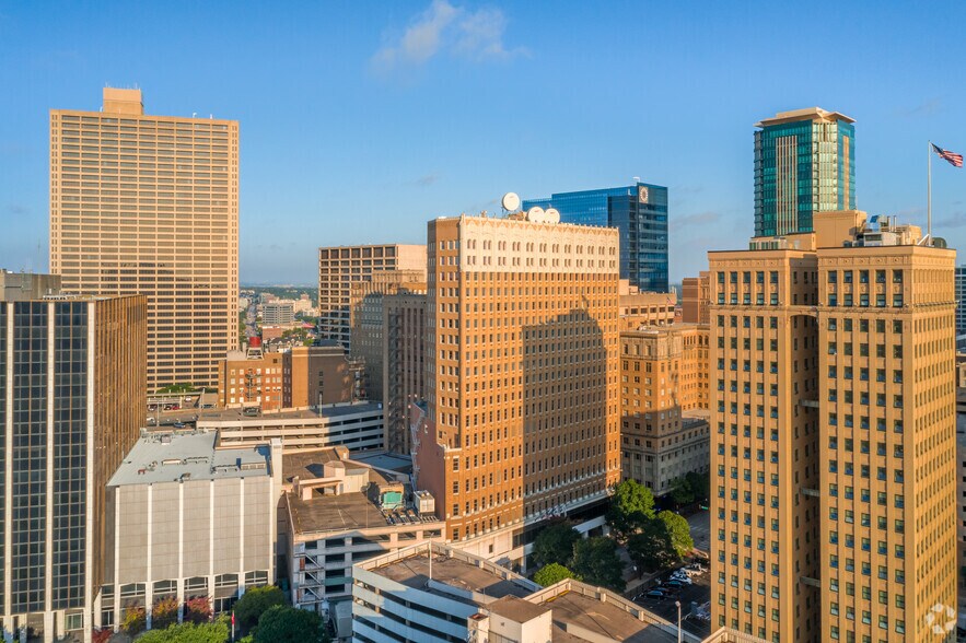 More Photos Of 307 W 7th St, Fort Worth Office For Lease