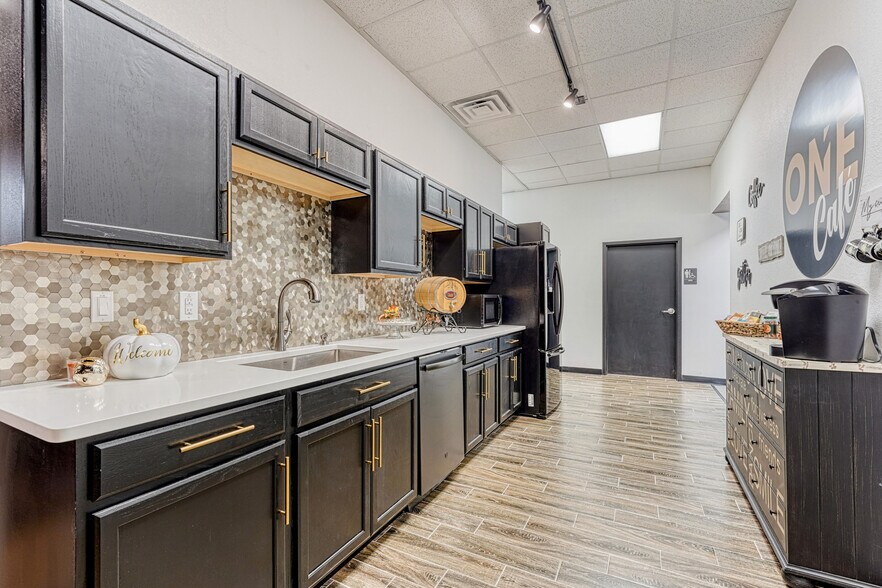 More Photos Of 18951 E Mainstreet, Parker Freestanding For Lease