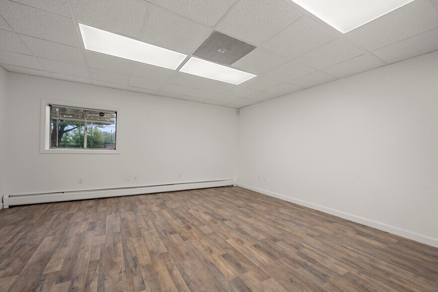 More Photos Of 597 Winthrop St, Taunton Manufacturing For Sale