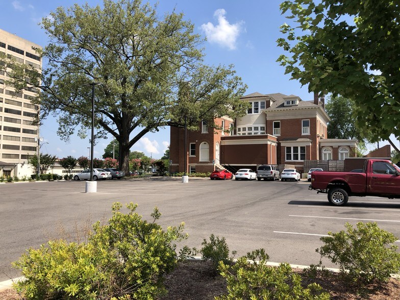 More Photos Of 1433 Union Ave, Memphis Storefront Retail Office For Sale