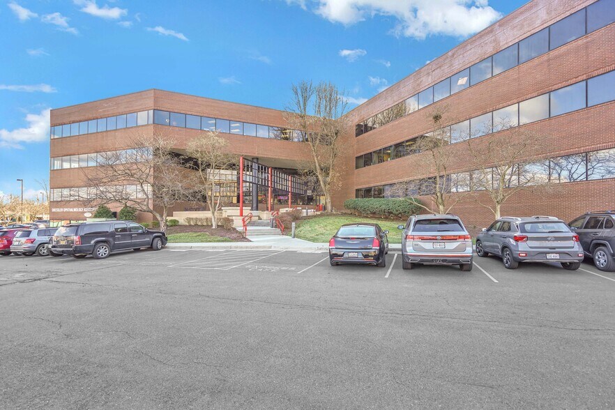 More Photos Of 3930 Pender Dr, Fairfax Medical For Lease