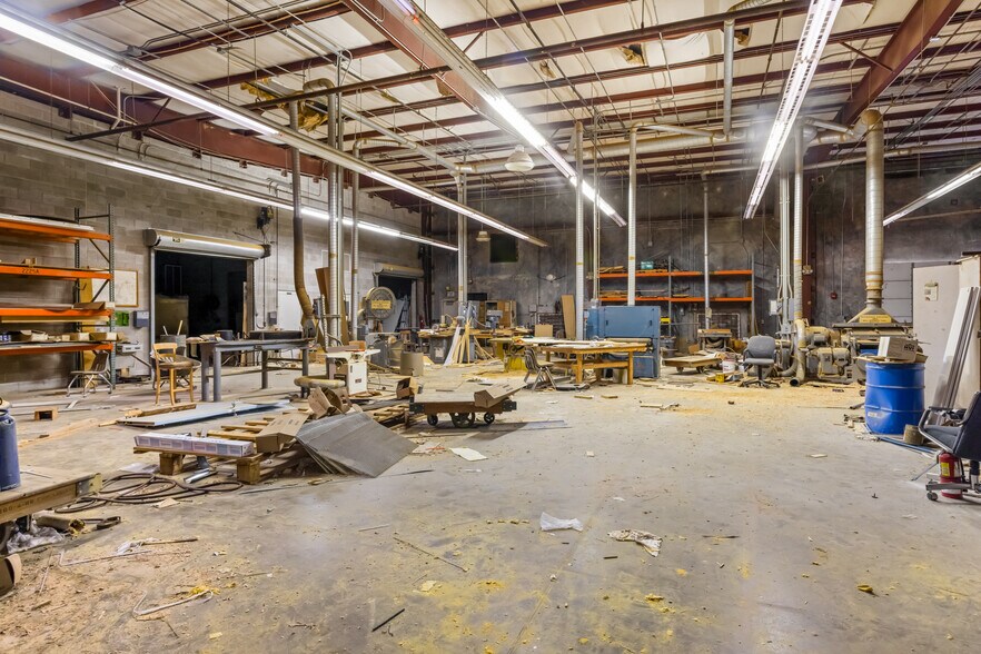 More Photos Of 2800 Grays Creek Dr., Arlington Warehouse For Lease