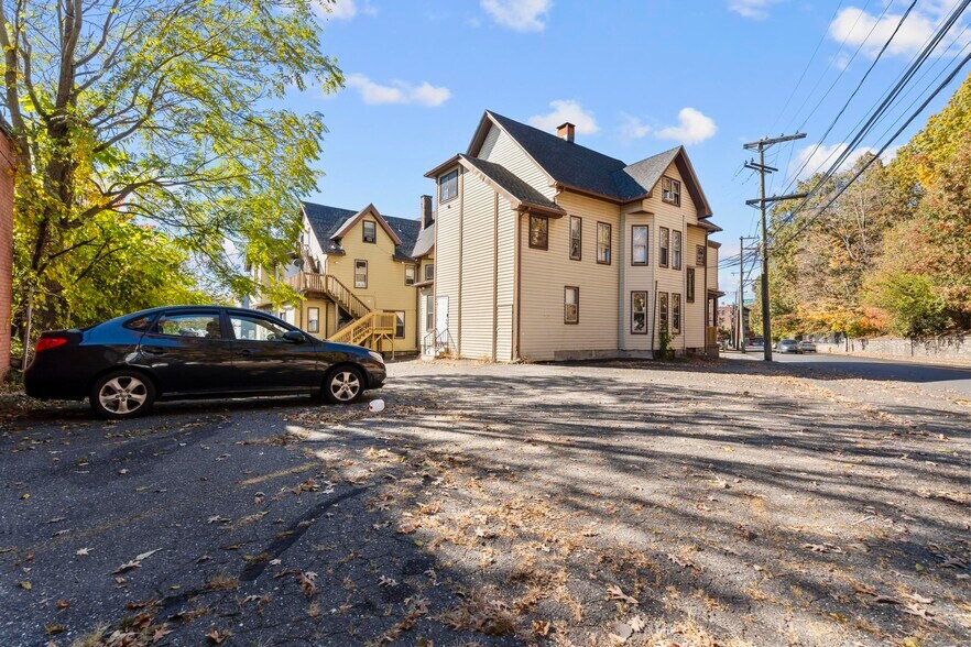 More Photos Of 74 Holmes Ave, Waterbury Storefront Retail Residential For Sale