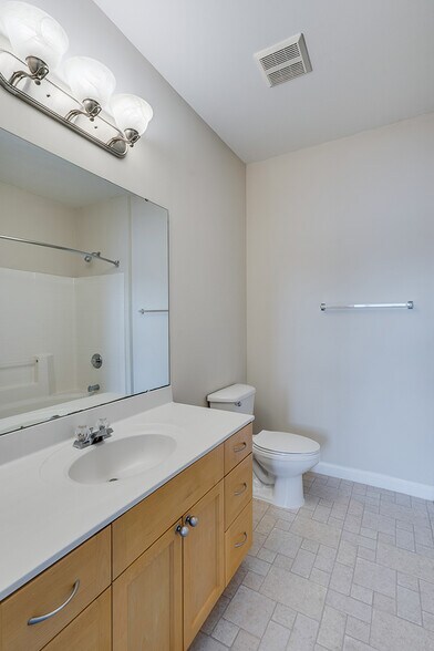 More Photos Of 1200 Greenfield Pl, O'Fallon Apartments For Sale