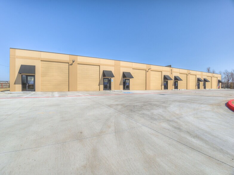 More Photos Of 839 SW 19th St, Moore Warehouse For Lease