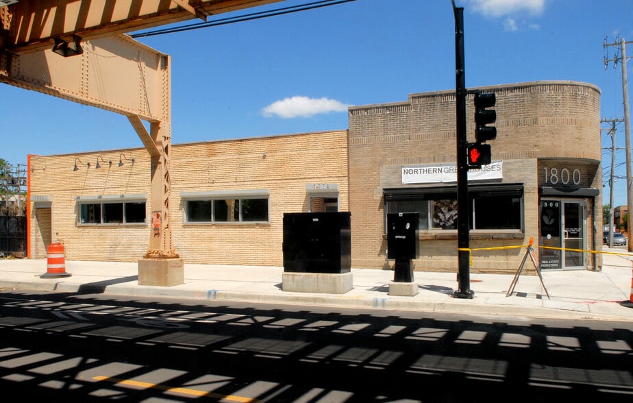 More Photos Of 1800 W Lake St, Chicago Light Manufacturing For Sale