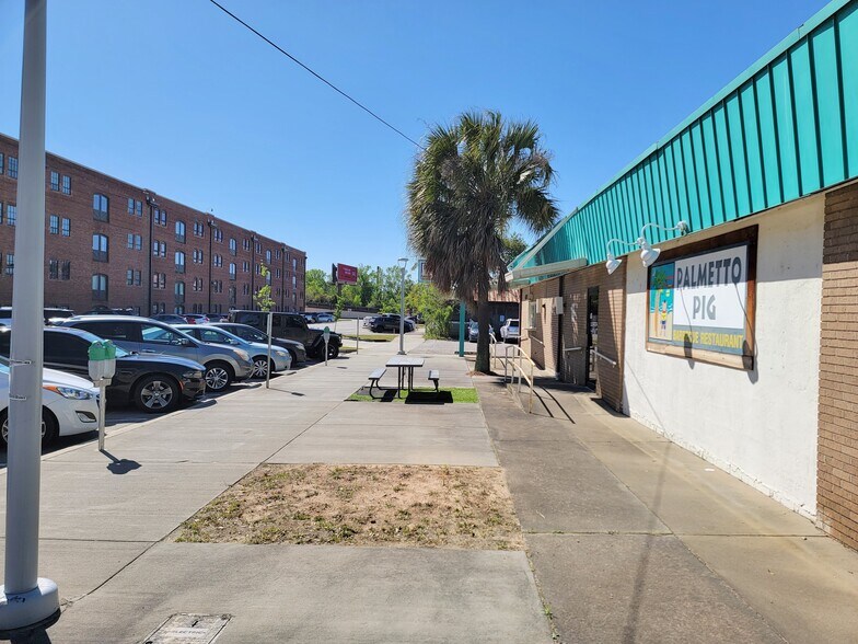 More Photos Of 530 Devine St, Columbia Restaurant For Sale