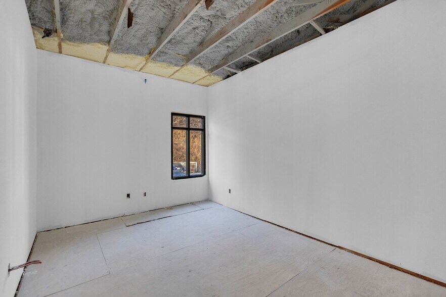 More Photos Of 737 Bridgeport Ave, Shelton Storefront For Lease