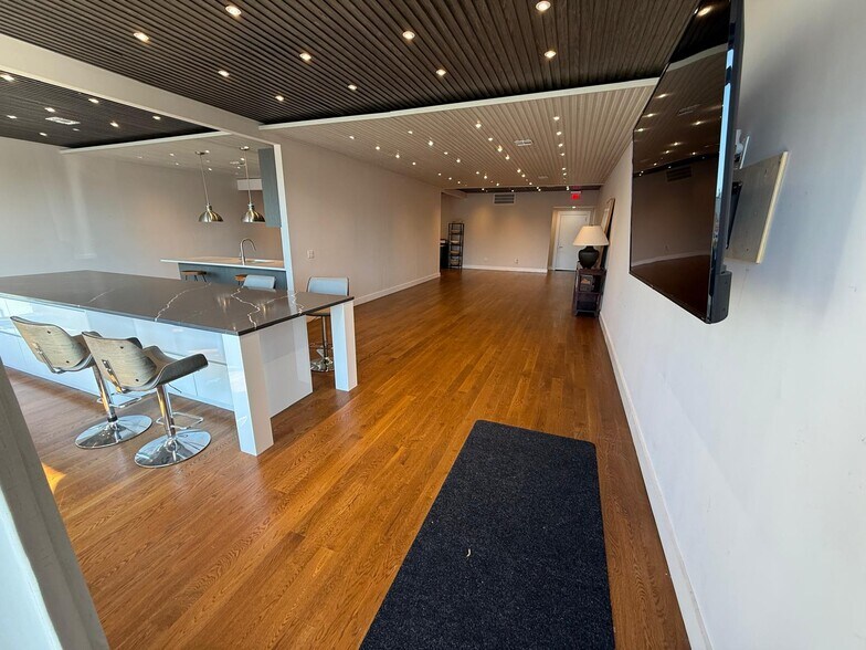 More Photos Of 23-21 Broadway, Fair Lawn Storefront Retail Office For Lease