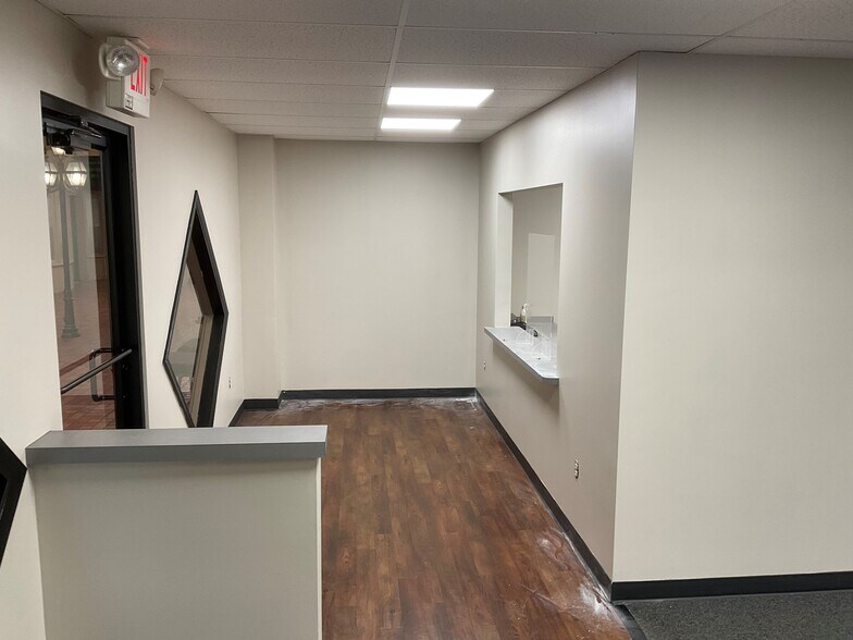 More Photos Of 1650 45th St, Munster Office For Sale