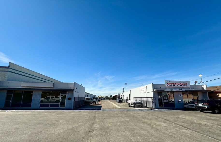 Primary Photo Of 1551-1575 Los Angeles Ave, Ventura Industrial For Sale