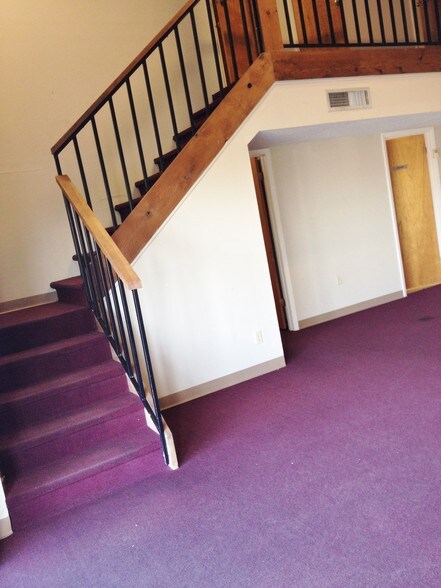 More Photos Of 3630-3632 W Cypress St, Tampa Light Distribution For Lease