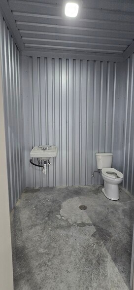 More Photos Of 19021 McKenzie Ln, Porter Warehouse For Lease