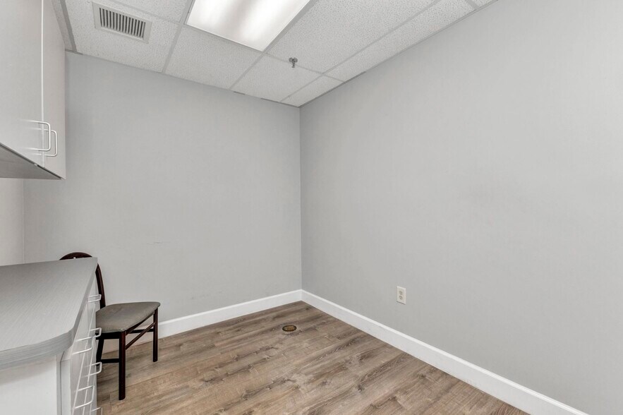 More Photos Of 2525 Harbor Blvd, Port Charlotte Medical For Sale