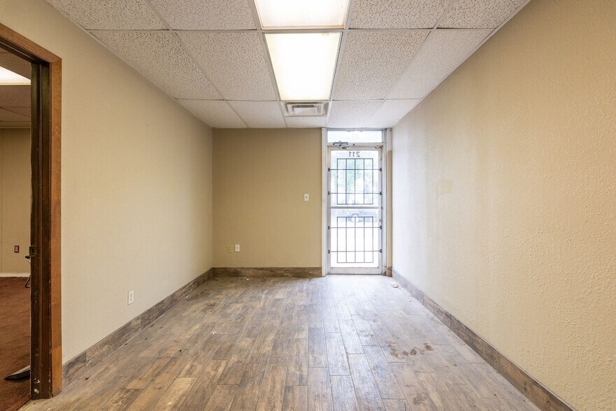 More Photos Of 209-211 NE 38th St, Oklahoma City Office For Lease