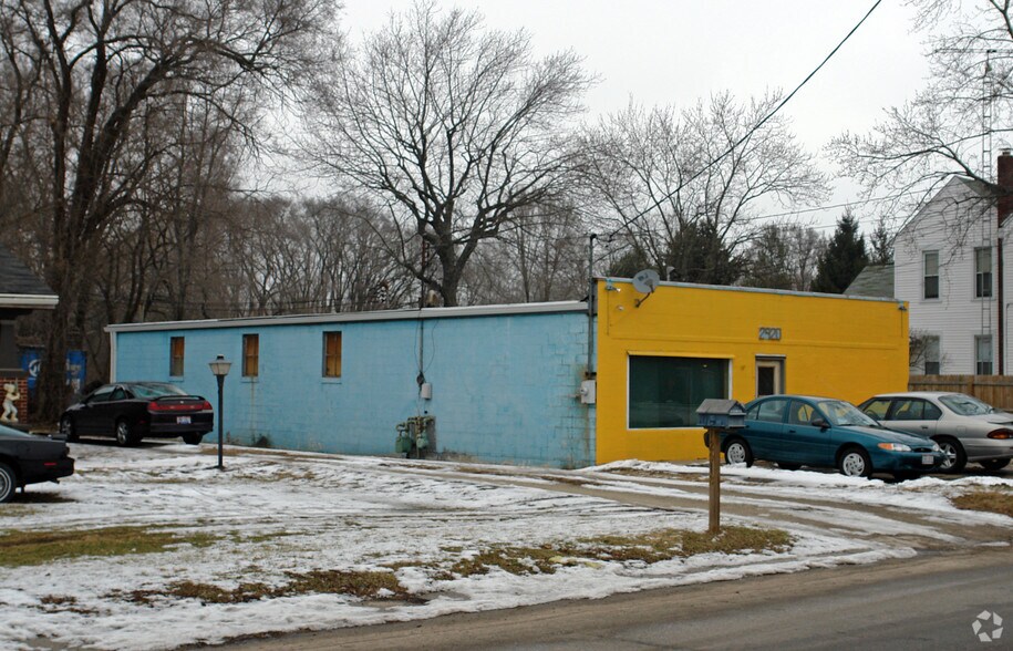 More Photos Of 2920 Columbus Ave, Springfield Service For Sale