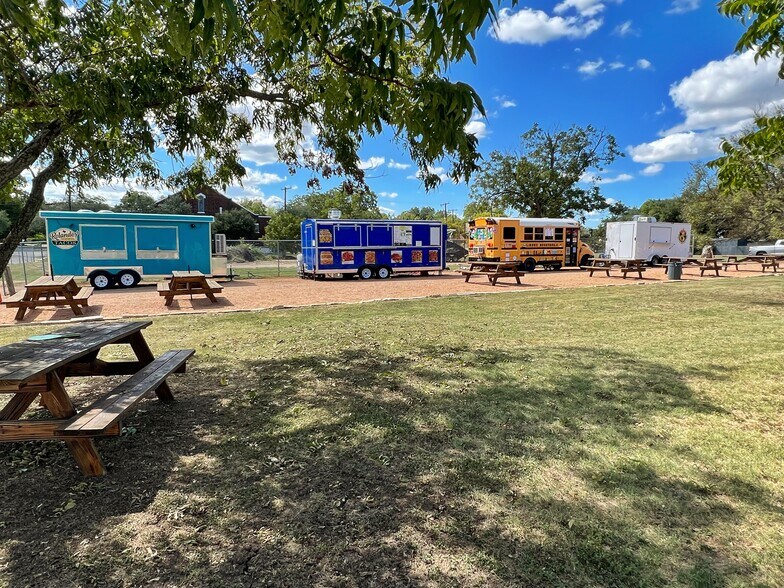 More Photos Of 410 W 7th St, Taylor Research And Development For Lease