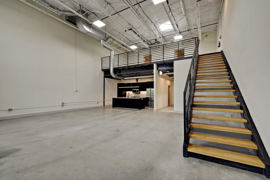 More Photos Of 215 Coca Cola Pl, San Antonio Apartments For Lease