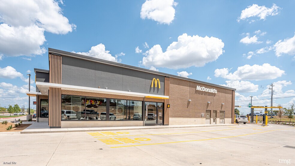 More Photos Of 917 W State Highway 71, Bastrop Fast Food For Sale