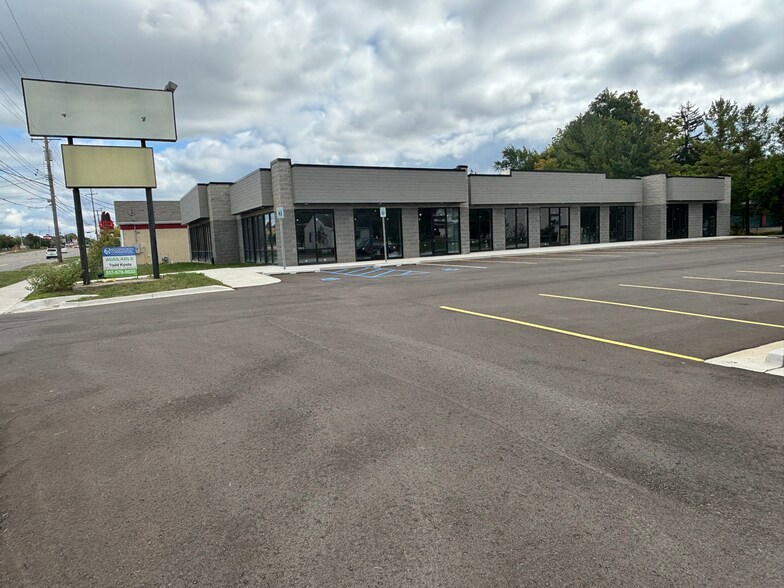 More Photos Of 4233-4239 W Saginaw Hwy, Lansing Freestanding For Lease