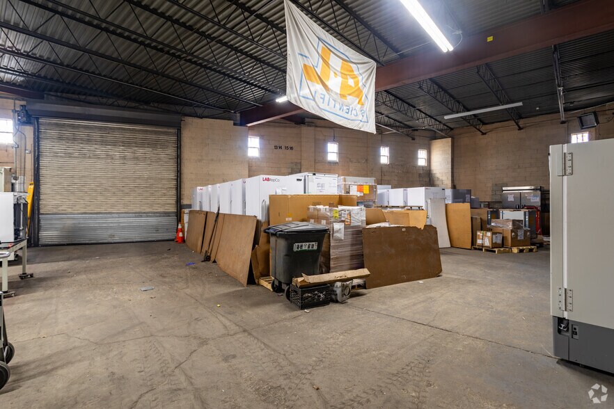 More Photos Of 8805 76th Ave, Glendale Warehouse For Sale