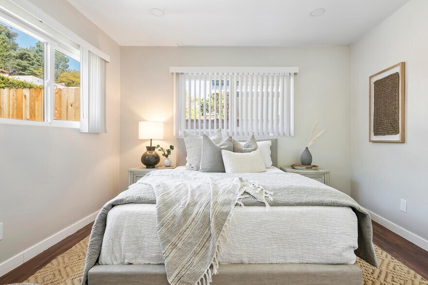 More Photos Of 2201 Avon St, Los Angeles Multifamily For Sale