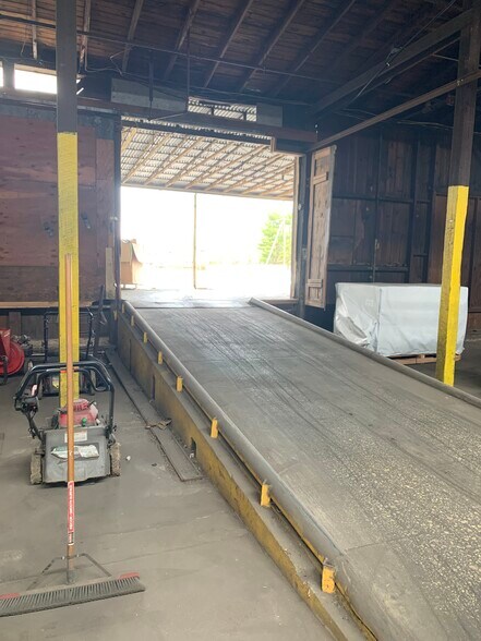 More Photos Of 1 Glass St, Bridgeton Warehouse For Sale