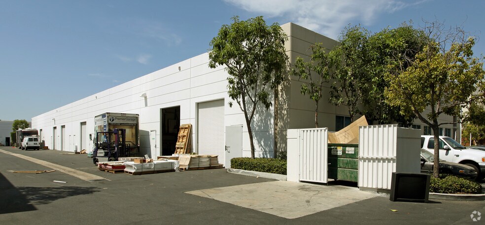 More Photos Of 20914 Bake Pky, Lake Forest Warehouse For Lease
