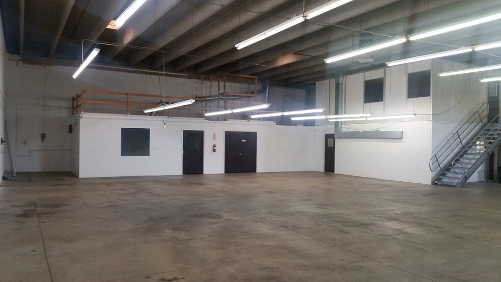 More Photos Of 6863-6865 E 48th Ave, Denver Warehouse For Lease