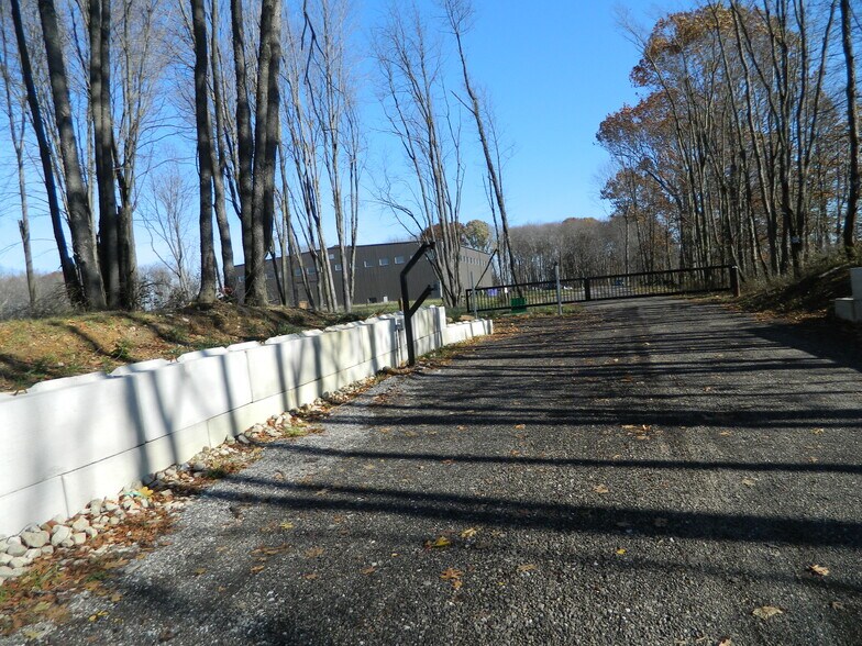 More Photos Of 5221 S Cleveland Massillon Rd, Norton Manufacturing For Lease