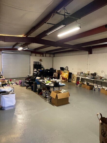 More Photos Of 110 Business Cir, Thomasville Freestanding For Lease