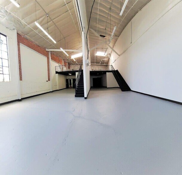 More Photos Of 2302 E 15th St, Los Angeles Industrial For Sale