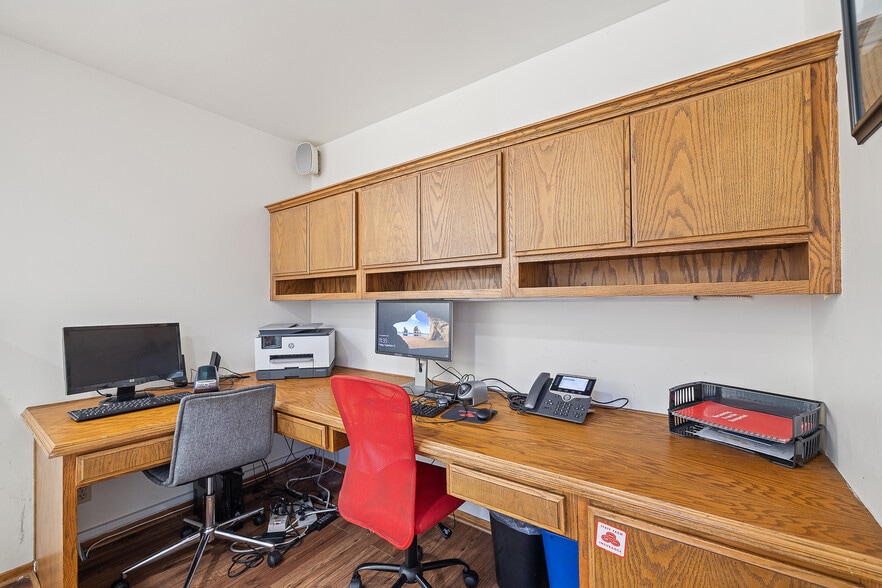 More Photos Of 1063 Colorado Blvd, Los Angeles Medical For Sale