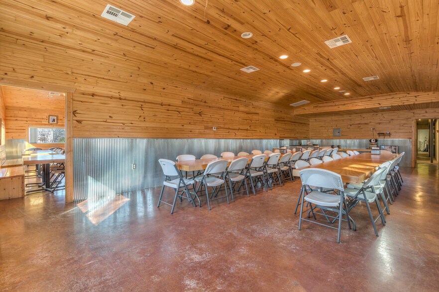 More Photos Of 29301 Hwy 82 Hwy, Park Hill Restaurant For Sale